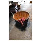 DECORATIVE WOOD CRAB BASKET
