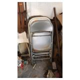 LOT OF METAL FOLDING CHAIRS