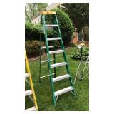 DAVIDSON 7 FT FOLDING STEP LADDER