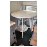 WOOD WHITE PAINTED ROUND TABLE