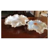 PAIR OF WHITE & RUFFLE EDGE BERRY BOWLS