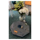 BLUE GLASS DECORATIVE PLATE WITH VASE