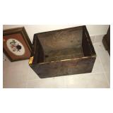 ANTIQUE WOOD CRATE