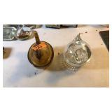 1 AMBER & 1 CLEAR GLASS NESTING HENS