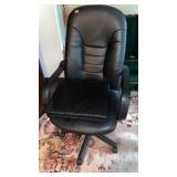 ROLLING OFFICE CHAIR
