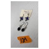 1 PAIR OF ONYX & 1 PAIR OF LAPIS & SILVER EARRINGS