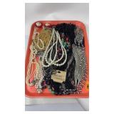 TRAY OF ASST COSTUME JEWELRY