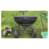 YARD SPREADER