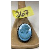 VINTAGE CAMEO PIN