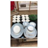 ROYAL DOULTON REFLECTIONS BONE CHINA SET