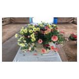 BASKET PLANTER: MIXED FLOWERS