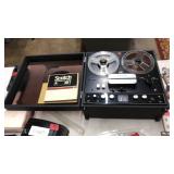 MAGNAVOX 4 SPEED STEREO TAPE RECORDER