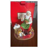 BEARLY CHRISTMAS BY TOM BROWNING FIGURINE