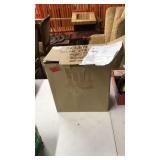 BOX OF SOLAR STRING LIGHTS