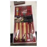 BARBEQUE MASTER 4 PC TOOL SET IN ORIG BOX