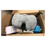 FLAT OF ASST. HOUSEHOLD DECOR