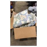 FLORAL COMFORTER W/PILLOWS