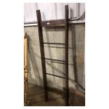 BLANKET LADDER