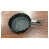 LODGE CAST IRON SKILLET 8.5"