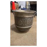 DECORATIVE METAL PLANTER