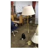 VNTG. BRASS TORCHIERE FLOOR LAMP WITH SHADE
