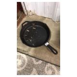 LODGE CAST IRON SKILLETT