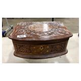 HEAVY CARVED BOX W/ROCKS & ARROW HEADS