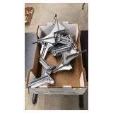 FLAT OF 90-DEGREE CORNER FRAMING CLAMPS