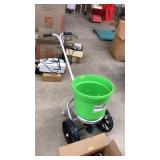 STATESMAN PUSH SPREADER