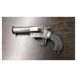 VNTG. WWII ERA SIGNAL FLARE PISTOL