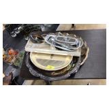 LOT OF ASST. SILVERPLATE TRAYS AND SERVING WARE