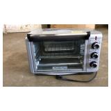 BLACK & DECKER TOASTER OVEN