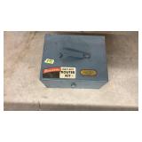 BLACK AND DECKER HEAVY DUTY ROUTER