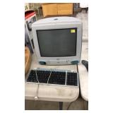 VNTG. APPLE IMAC G3 DESKTOP COMPUTER W/KEYBOARD