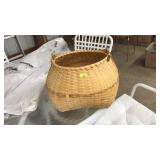 PENNSYLVANIA BASKET CO. OAK WEAVED BASKET W/HANDLE