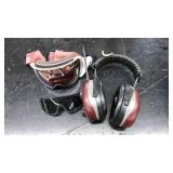 QUITUNES AM/FM HEADPHONES, SMITH SNOWBOARD GOGGLES