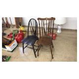 (2) WINDSOR STYLE DINING CHAIRS