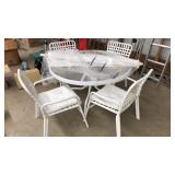PATIO SET : TABLE AND 4 CHAIRS