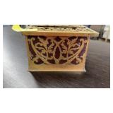 VNTG. WOOD & BRASS CIGARETTE STORAGE BOX