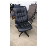 CUSHIONED OFFICE CHAIR