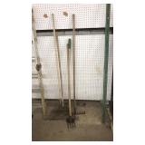 LOT OF GARDEN TOOLS