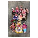 FLAT OF COLLECTIBLE DOLLS: COUNTRIES