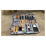 18 PC BBQ SET IN CASE