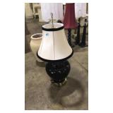 BLACK CERAMIC URN STYLE TABLE LAMP