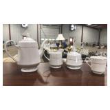 14 PC ROYAL MAJESTIC CHINA SET