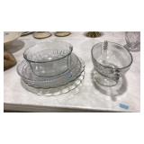 LOT OF GLASS SERVING WARE
