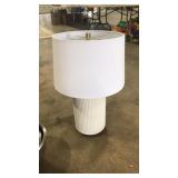WHITE CERAMIC TABLE LAMP