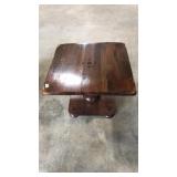 ETHAN ALLEN OLD TAVERN PEDESTAL END TABLE