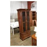 ILLUMINATED WOOD GUN CABINET