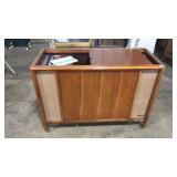 MAGNAVOX STEREOPHONIC CONSOLE CABINET
